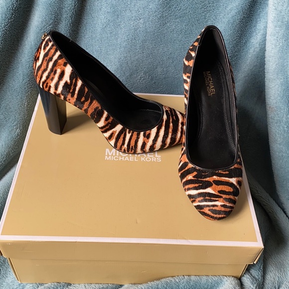 Micheal Kors Animal print shoes - Picture 1 of 10